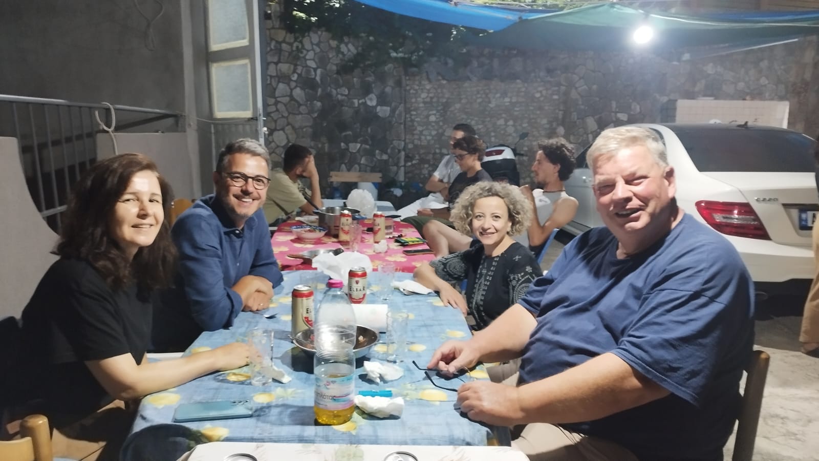 2025. Cena con i colleghi di Dobra, Milena Melfi e Oliver Gilkes